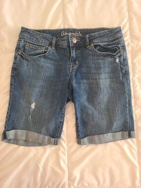 Aeropostale Women's Medium Blue Denim Cuffed Shorts